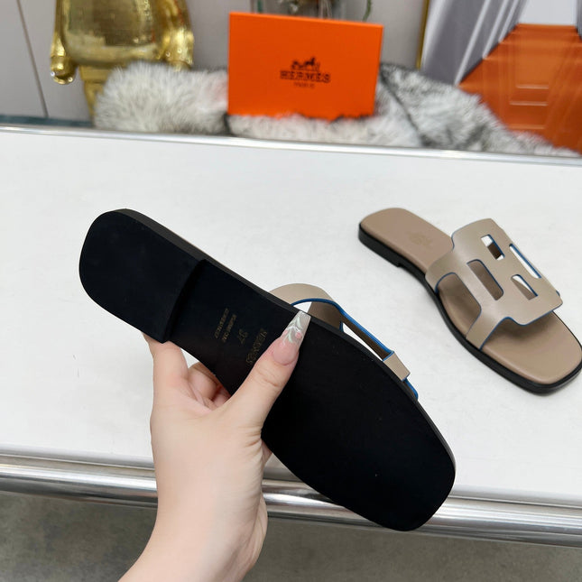 FLATFORM SANDAL LIGHT GRAY CALFSKIN