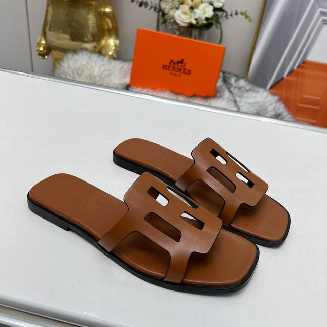 FLATFORM SANDAL CARAMEL CALFSKIN
