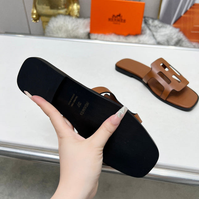 FLATFORM SANDAL CARAMEL CALFSKIN