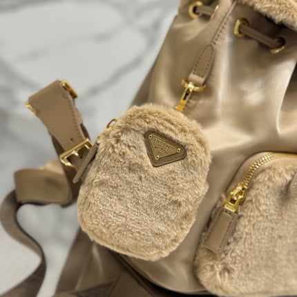 BACKPACK 25 IN BEIGE PARACHUTE FABRIC AND RABBIT FUR