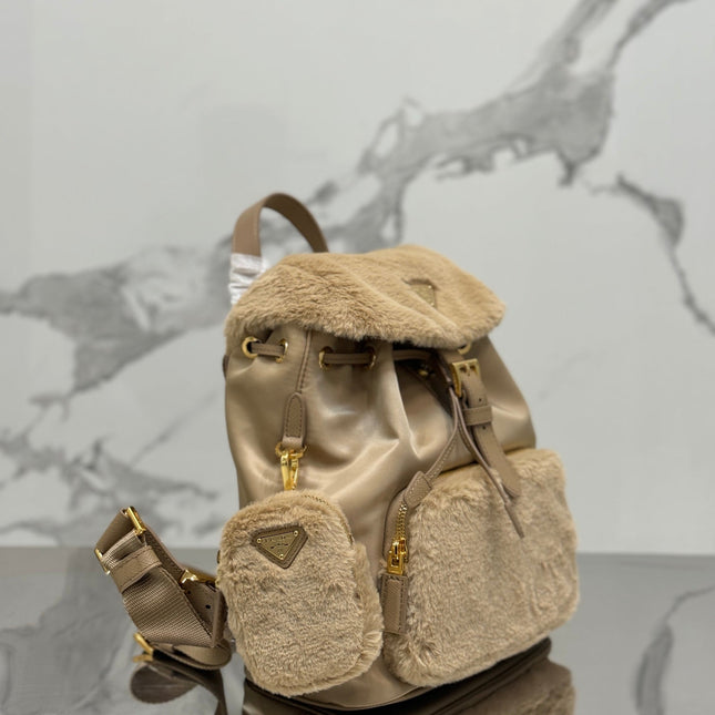 BACKPACK 25 IN BEIGE PARACHUTE FABRIC AND RABBIT FUR