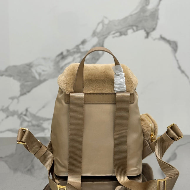 BACKPACK 25 IN BEIGE PARACHUTE FABRIC AND RABBIT FUR