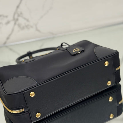 LARGE TOP HANDLE BAG 35 IN BLACK NYLON AND CALFSKIN TRIM