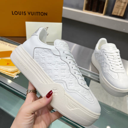 LV WOMEN GROOVY PLATFORM IN WHITE EMBOSSED CALFSKIN
