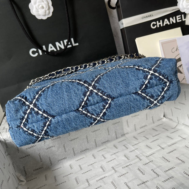 CC MEDIUM 37 CROSSBODY BAG IN BLUE DENIM WITH CHAIN