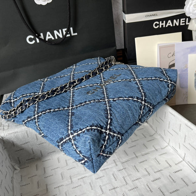 CC MEDIUM 37 CROSSBODY BAG IN BLUE DENIM WITH CHAIN
