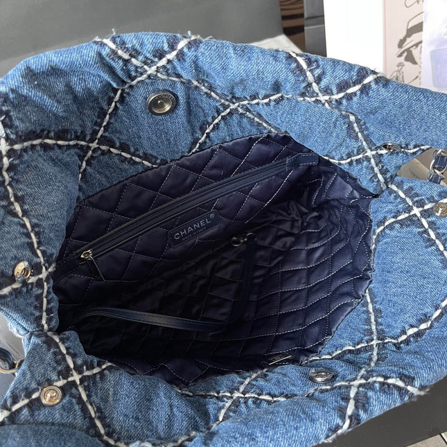 CC MEDIUM 37 CROSSBODY BAG IN BLUE DENIM WITH CHAIN