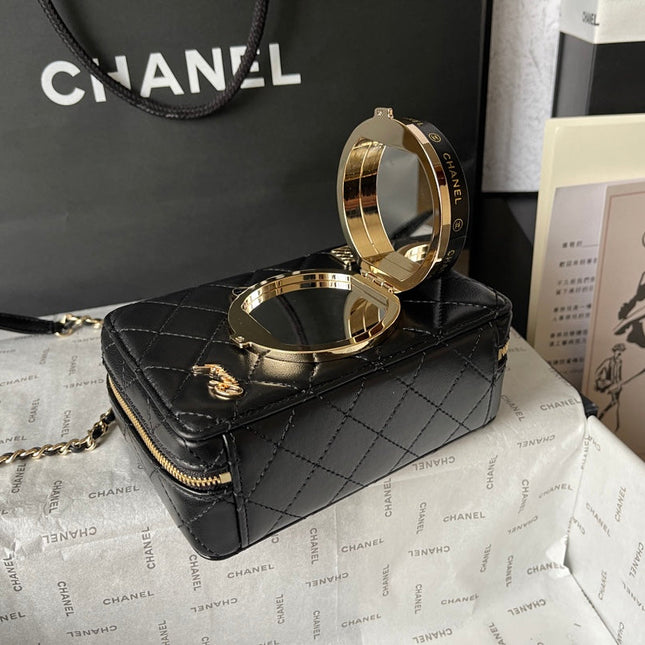CC 16 CAMERA BAG IN BLACK CALFSKIN AND GOLD PLATED METAL