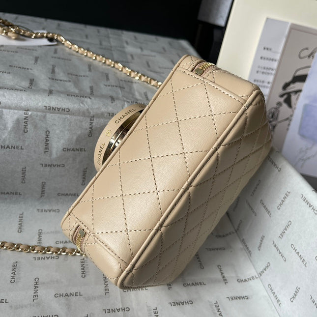 CC 16 CAMERA BAG IN DARK BEIGE CALFSKIN AND GOLD PLATED METAL