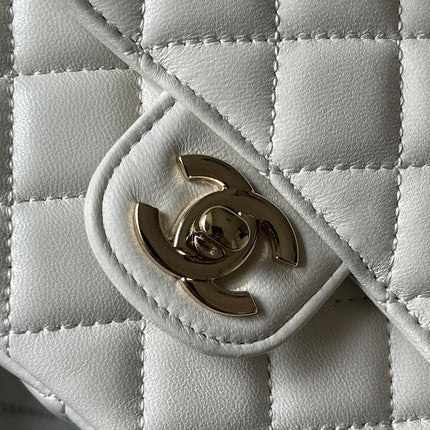 CC MINI 18 FLAP BAG IN WHITE LAMBSKIN
