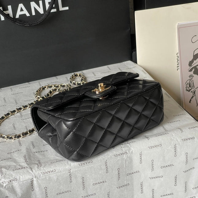 CC MINI 18 FLAP BAG IN BLACK LAMBSKIN