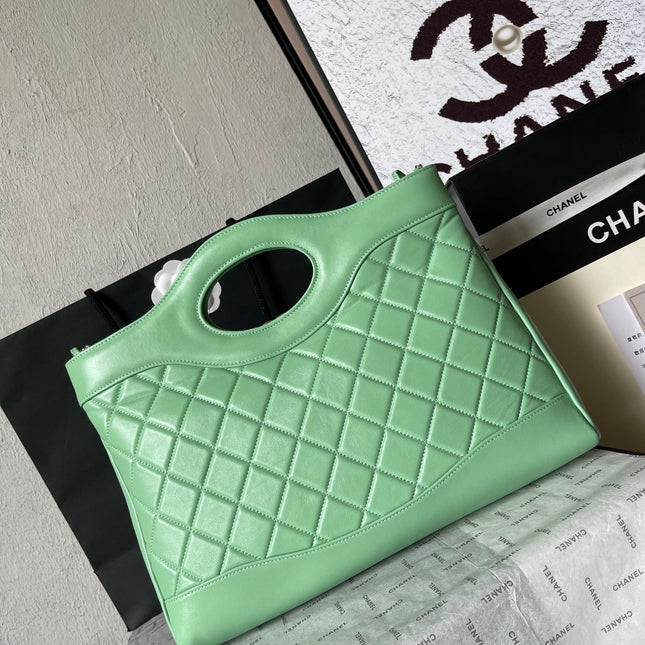 CC MEDIUM 36 SHOPPING BAG IN GREEN MINT CALFSKIN