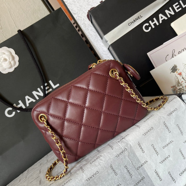 CAMERA BAG 18 IN BUCCANEER RED QUILTED LAMBSKIN DOUBLE C GOLD COIN