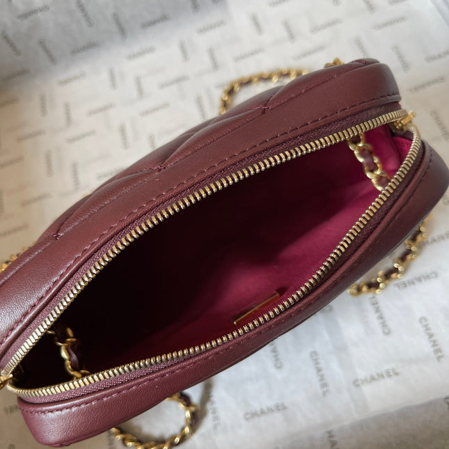 CAMERA BAG 18 IN BUCCANEER RED QUILTED LAMBSKIN DOUBLE C GOLD COIN