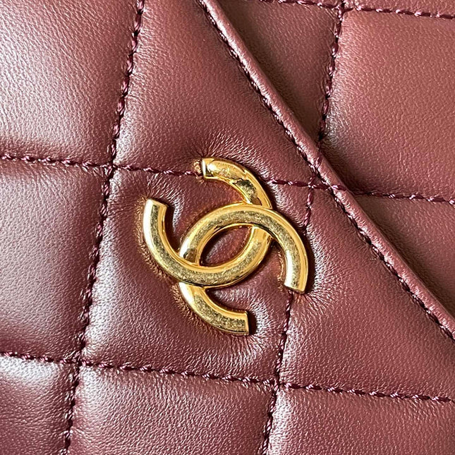 CAMERA BAG 18 IN BUCCANEER RED QUILTED LAMBSKIN DOUBLE C GOLD COIN