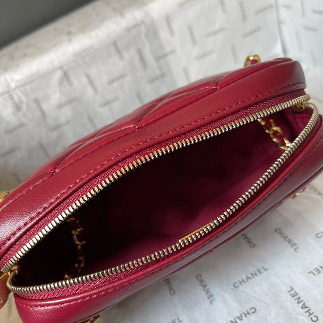 CAMERA BAG 18 IN RED QUILTED LAMBSKIN DOUBLE C GOLD COIN