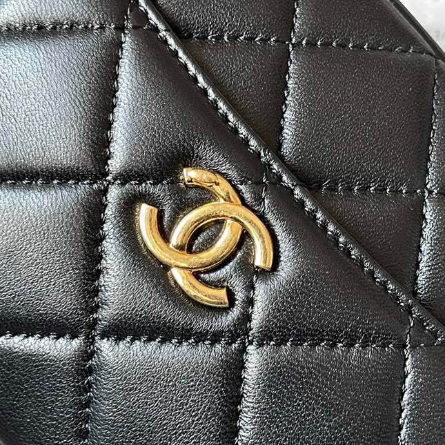 CAMERA BAG 18 IN BLACK QUILTED LAMBSKIN DOUBLE C GOLD COIN
