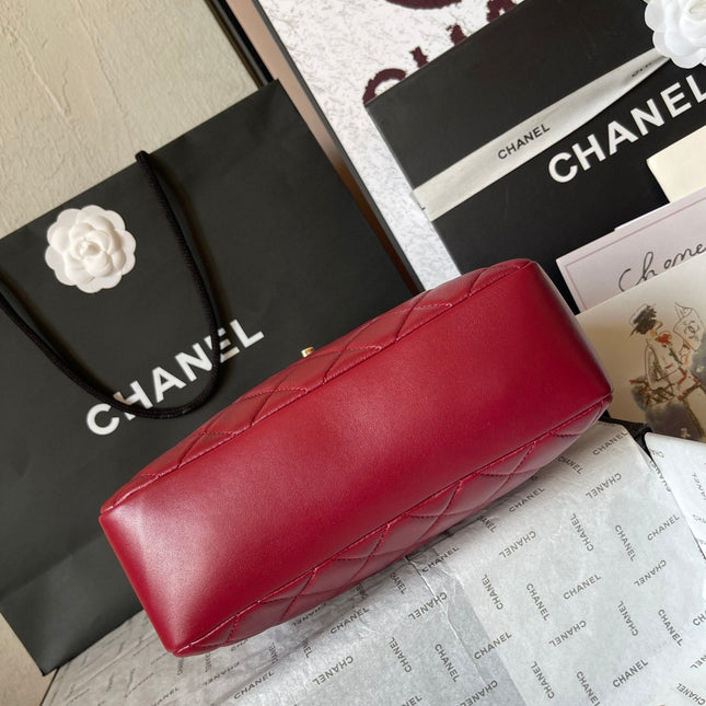 CAMERA BAG 24 IN RED QUILTED LAMBSKIN DOUBLE C GOLD COIN
