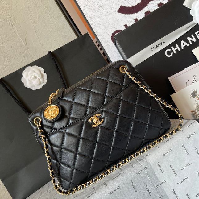 CAMERA BAG 24 IN BLACK QUILTED LAMBSKIN DOUBLE C GOLD COIN