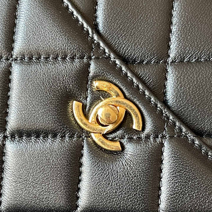 CAMERA BAG 24 IN BLACK QUILTED LAMBSKIN DOUBLE C GOLD COIN