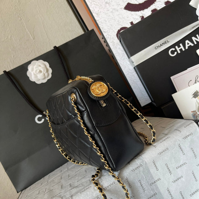 CAMERA BAG 24 IN BLACK QUILTED LAMBSKIN DOUBLE C GOLD COIN