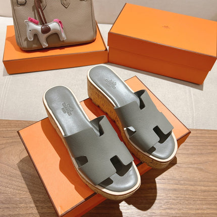 HM 25S HIGH WEDGE SANDALS IN LIGHT GREY LAMBSKIN STYLE 9