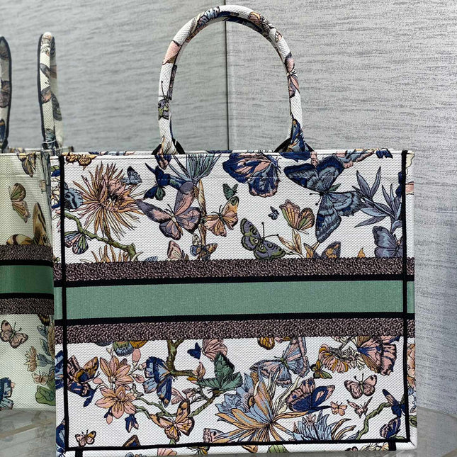 CD LARGE BOOK TOTE 41 IN COLORFUL EMBROIDERY