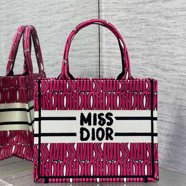 MISS TOTE 26 IN MAGENTA PURPLE CANVAS