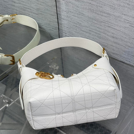 DIOR 25S SMALL VOYAGE BAG 23 IN IVORY FLAT MACROCANNAGE GRAINED CALFSKIN