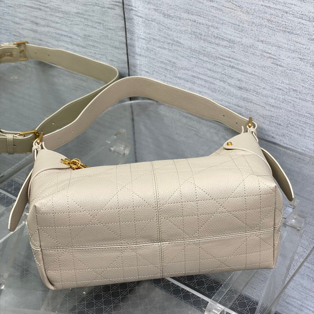 DIOR 25S MEDIUM VOYAGE BAG 28 IN POWDER BEIGE FLAT MACROCANNAGE GRAINED CALFSKIN