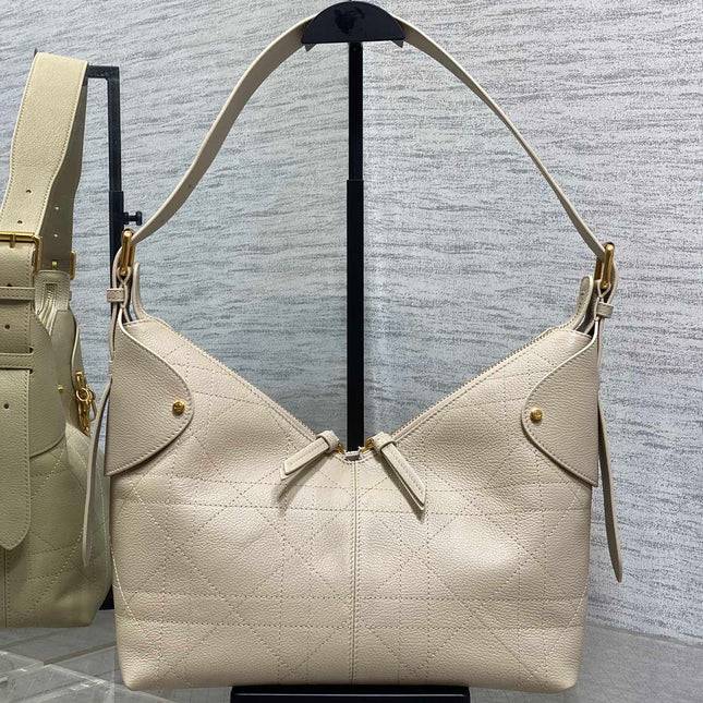 DIOR 25S MEDIUM VOYAGE BAG 28 IN POWDER BEIGE FLAT MACROCANNAGE GRAINED CALFSKIN