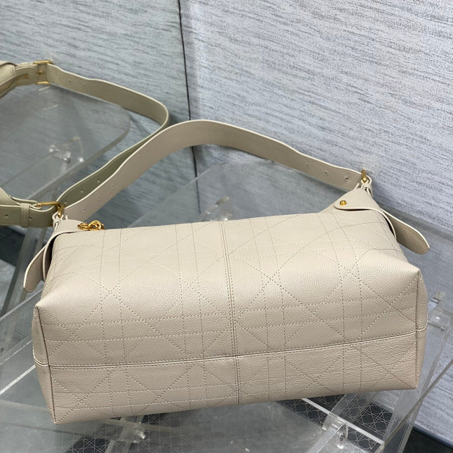 DIOR 25S VOYAGE BAG 34 IN POWDER BEIGE FLAT MACROCANNAGE GRAINED CALFSKIN
