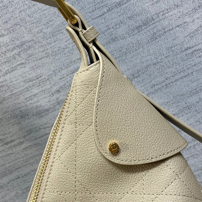 DIOR 25S VOYAGE BAG 34 IN POWDER BEIGE FLAT MACROCANNAGE GRAINED CALFSKIN