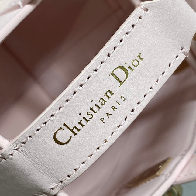 DIOR 25S TOUJOURS VERTICAL TOTE BAG 18 IN LIGHT PINK CALFSKIN WITH CHARM BRACELET STRAP