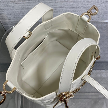 DIOR 25S TOUJOURS VERTICAL TOTE BAG 18 IN IVORY CALFSKIN WITH CHARM BRACELET STRAP