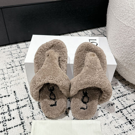 LW SHEARLING THONG SLIPPER IN LIGHT BROWN