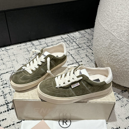 SOUL STAR SNEAKERS IN KELP GREEN SUEDE WHITE HEEL TAB