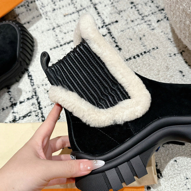 RUBY FLAT ANKLE BOOT IN BLACK SUEDE WITH WHITE SHEARLING