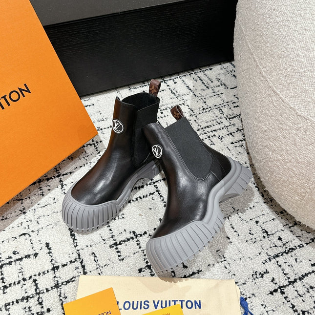 RUBY BOOTS IN BLACK AND CLOUD GRAY CALFSKIN
