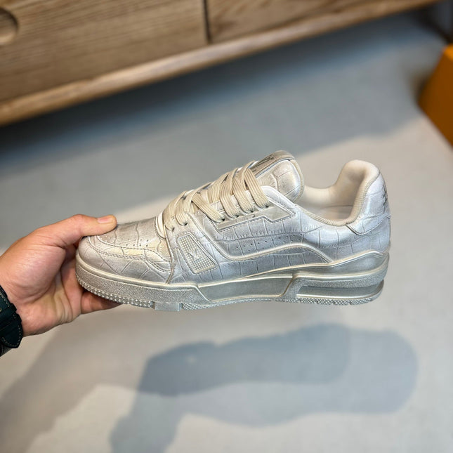 LV MEN'S LUXURY DESIGNER SPORTS SILVER SNEAKERS