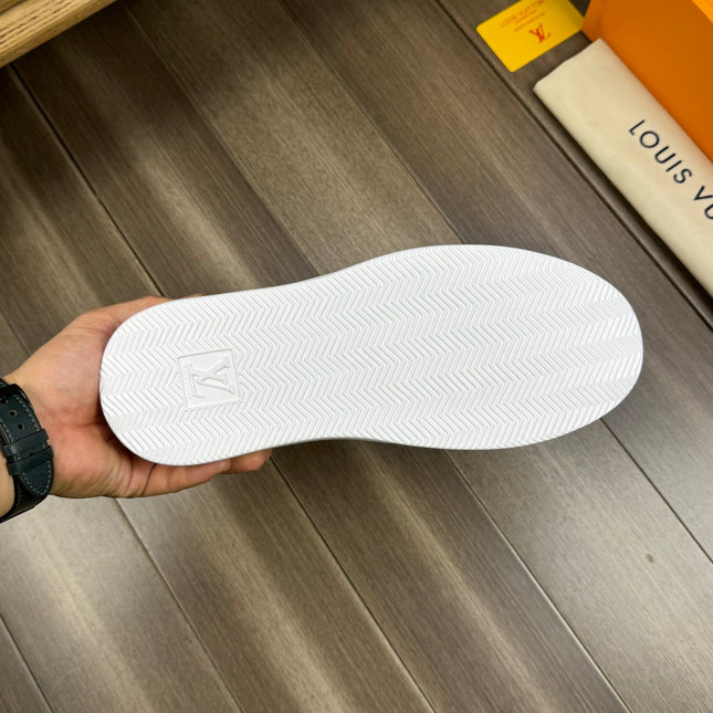 LV TRAINER SNEAKER WHITE MIX GREY CALFSKIN AND BREATHABLE FABRIC