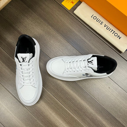LV TRAINER SNEAKER WHITE AND BLACK CALFSKIN AND BREATHABLE FABRIC