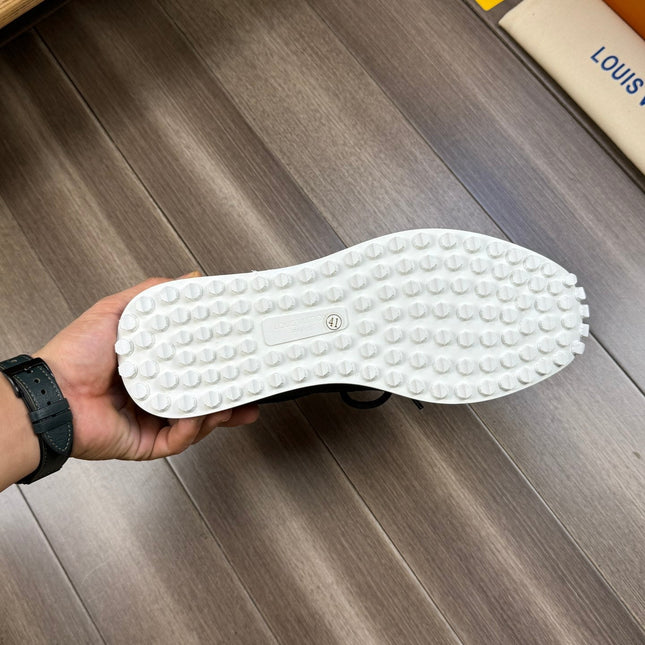 LV SNEAKERS IN BLACK MESH BREATHABLE FABRIC AND  CALFSKIN