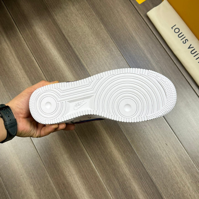 LV SNEAKER WHITE MONOGRAM CANVAS