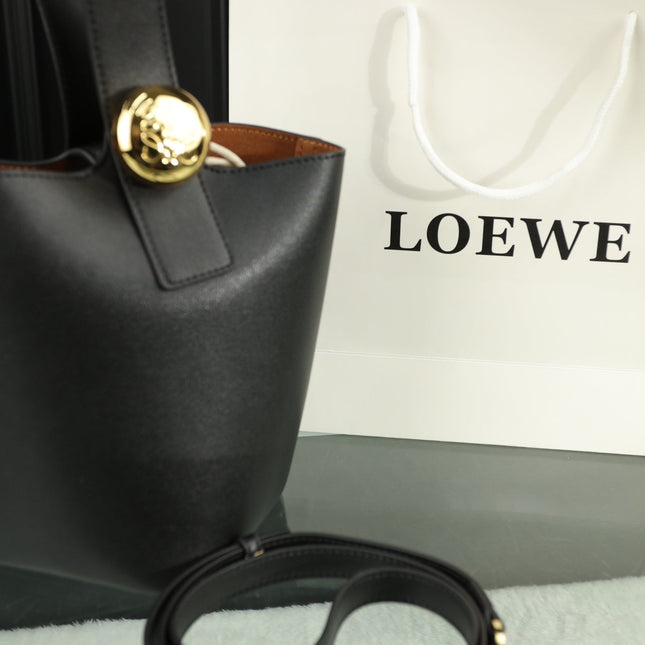 LOE MINI 19 PEBBLE BUCKET IN BLACK MELLOW CALFSKIN
