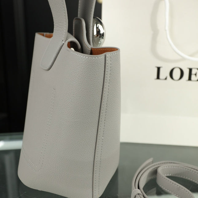 LOE MINI 19 PEBBLE BUCKET IN GRAY STEEL MELLOW CALFSKIN