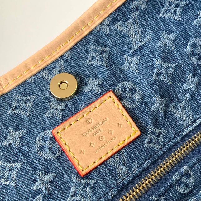 CARRYALL MM 39 IN BLUE MONOGRAM DENIM