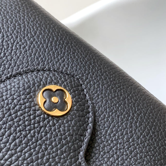 CAPUCINES MM BAG 21 IN BLACK TAURILLON COWHIDE GOLD HARDWARE