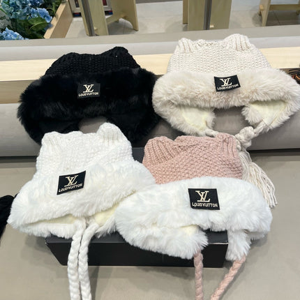 KNITTED BEANIE HAT IN LIGHT PINK WOOL WITH JAPANESE CAT EARS 421258