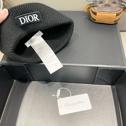KNITTED BEANIE HAT IN BLACK WOOL AND RABBIT FUR 439678